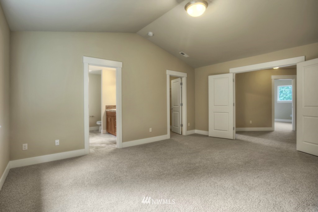 4916 Northeast 7th Street Renton, WA 98059 - Photo 19 of 22 Gallery Image 19