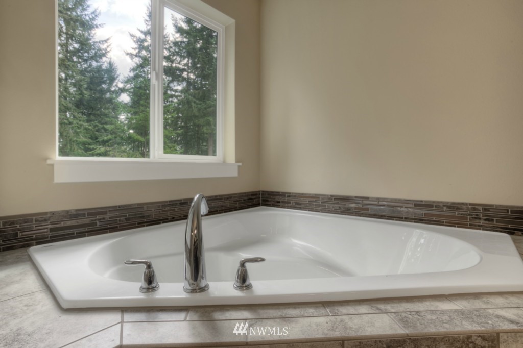4916 Northeast 7th Street Renton, WA 98059 - Photo 20 of 22 Gallery Image 20