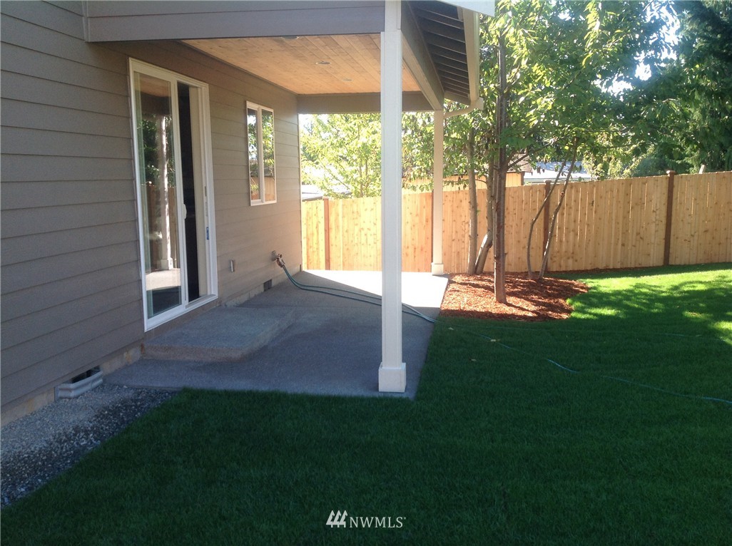 4916 Northeast 7th Street Renton, WA 98059 - Photo 4 of 22 Gallery Image 4