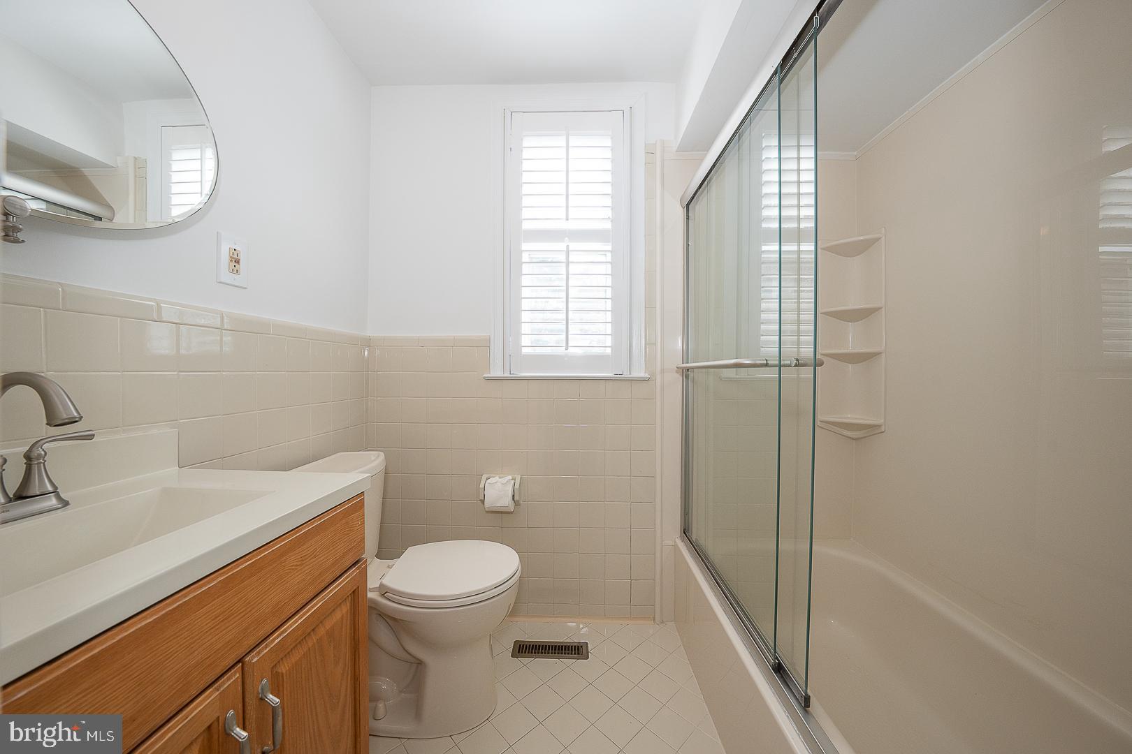 500 East Lancaster Avenue, Unit 111A Wayne, PA 19087 - Photo 24 of 43 Bathroom