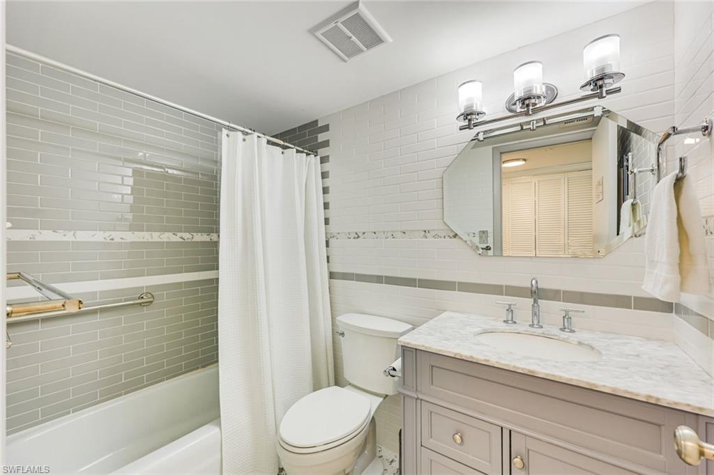 5 High Point Circle West, Unit 204 Naples, FL 34103 - Photo 10 of 15