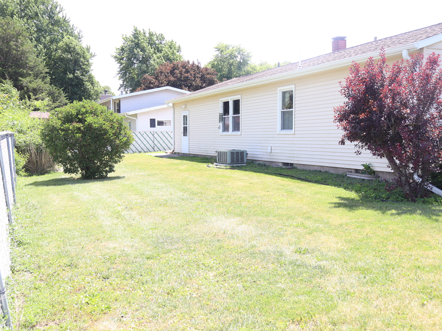 312 Dixon Street Streator, IL 61364 - Photo 3 of 18