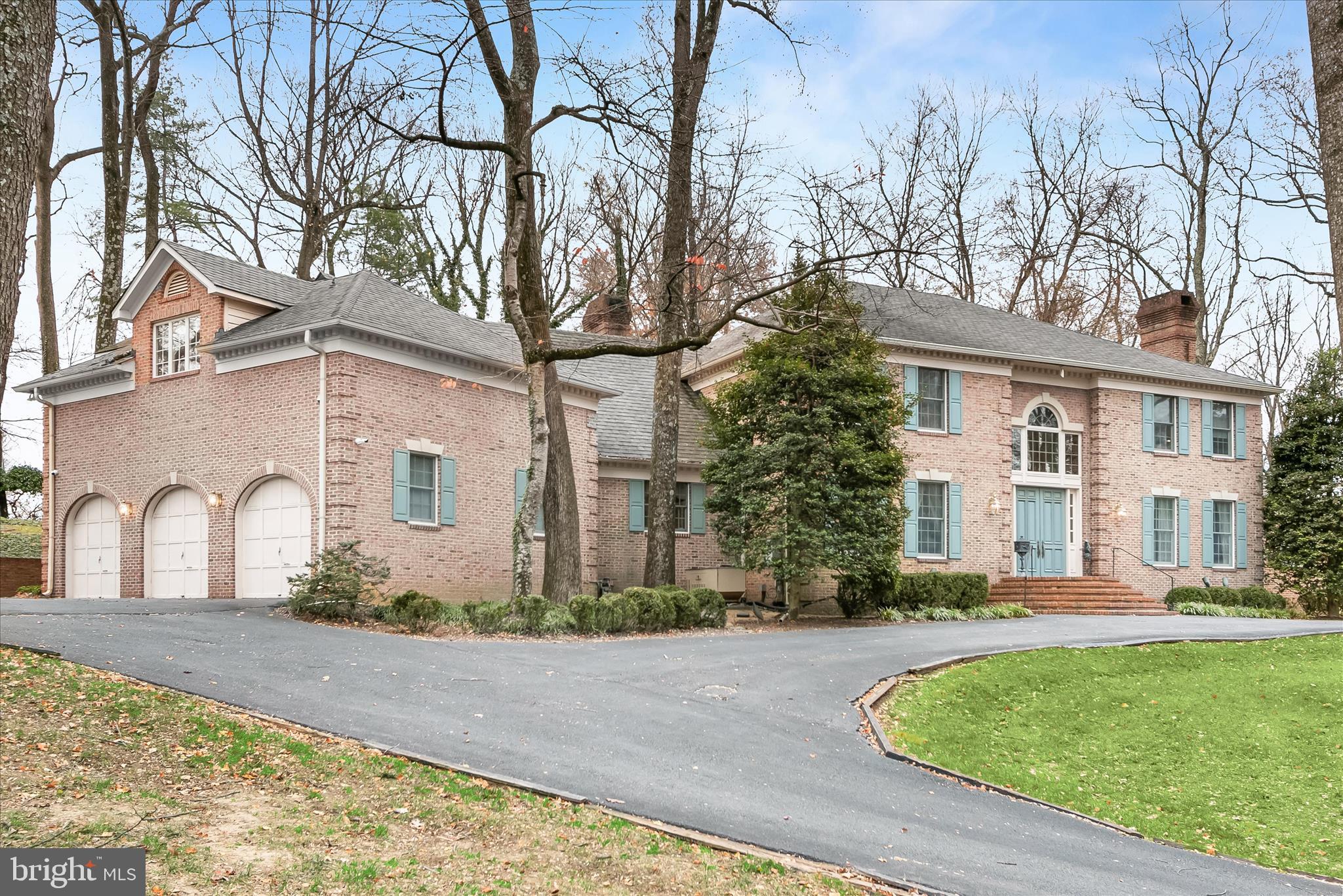 949 Bellview Road McLean, VA 22102 - Photo 2 of 45 Facade