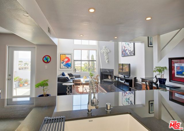 $875,000 | 11575 Missouri Avenue, Unit 13, Los Angeles, CA 90025