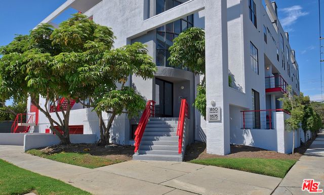 $875,000 | 11575 Missouri Avenue, Unit 13, Los Angeles, CA 90025