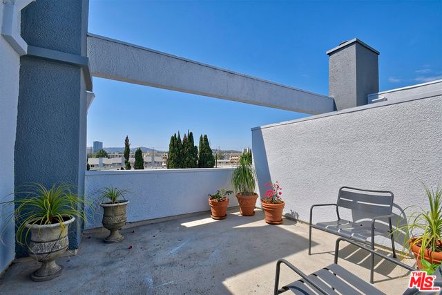 $875,000 | 11575 Missouri Avenue, Unit 13, Los Angeles, CA 90025