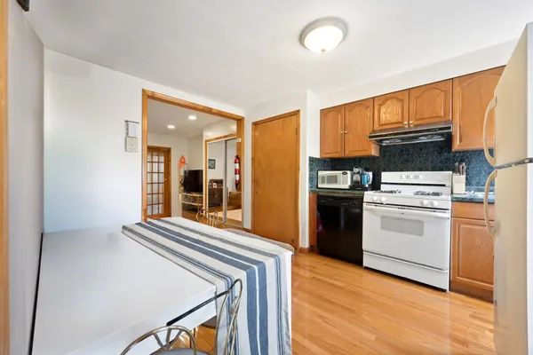 $2,700 | 228 Willow Avenue, Unit C, Hoboken, NJ 07030