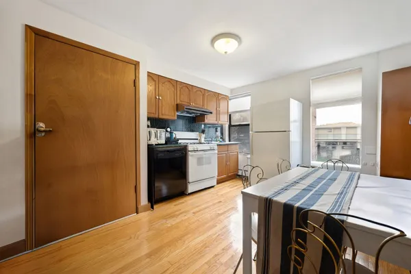 $2,700 | 228 Willow Avenue, Unit C, Hoboken, NJ 07030
