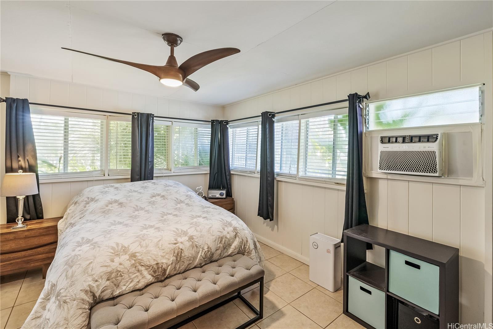 676 Mokapu Road Kailua, HI 96734 - Photo 12 of 21 DOWNSTAIRS PRIMARY BEDROOM