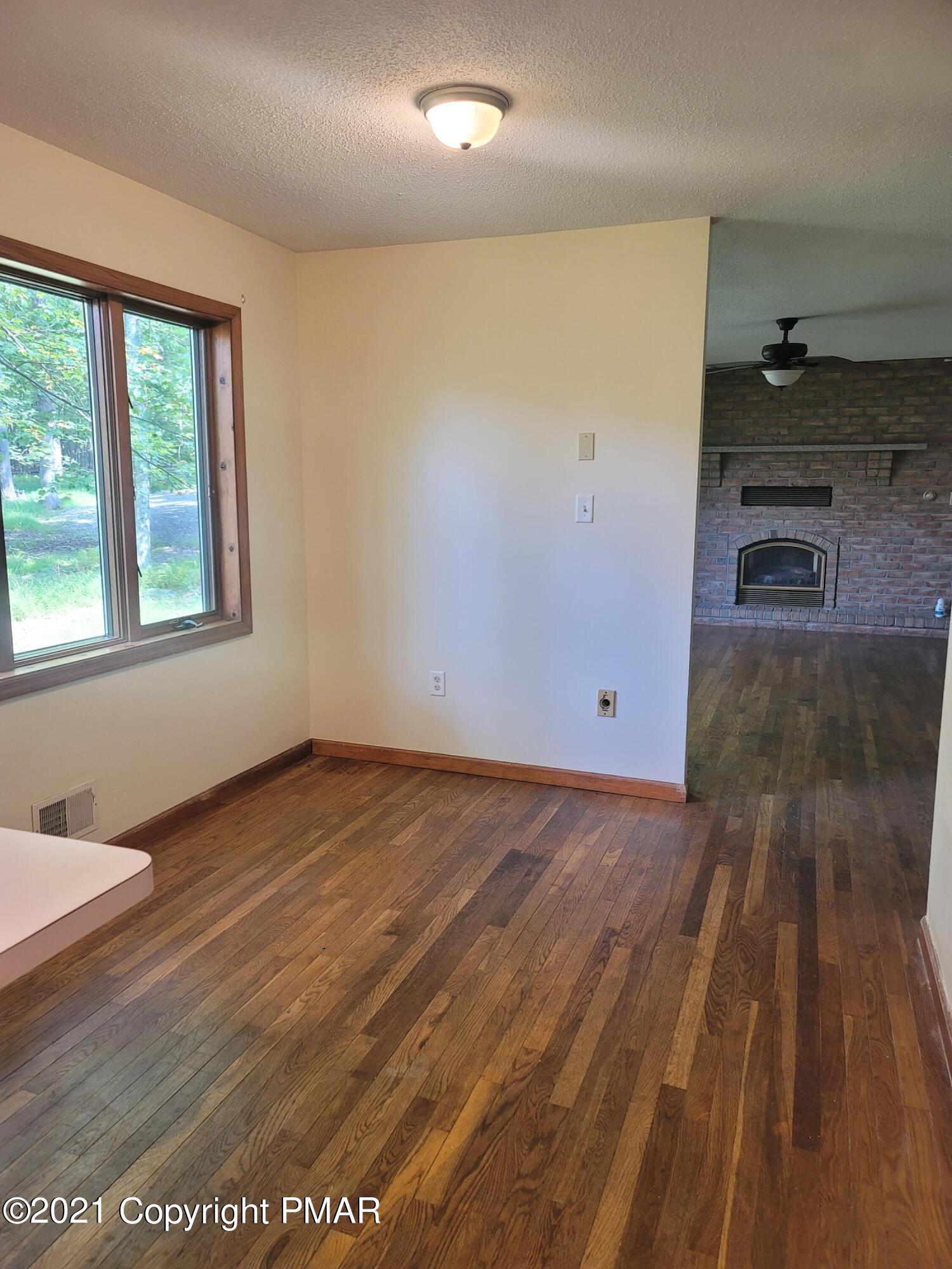 2111 Wilderland Road Tamiment, PA 18371 - Photo 12 of 41 Dinette Area