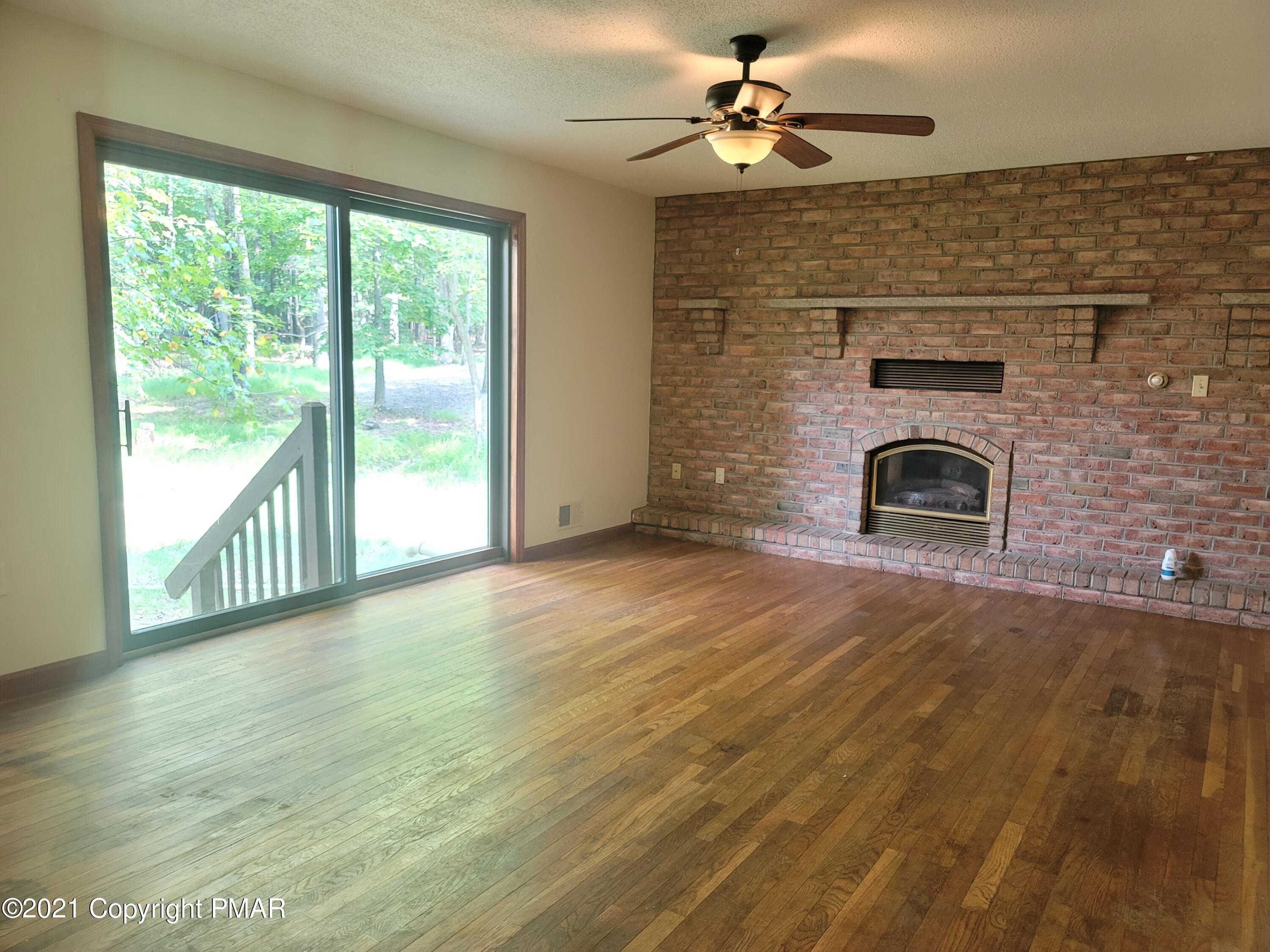 2111 Wilderland Road Tamiment, PA 18371 - Photo 13 of 41 Family Room