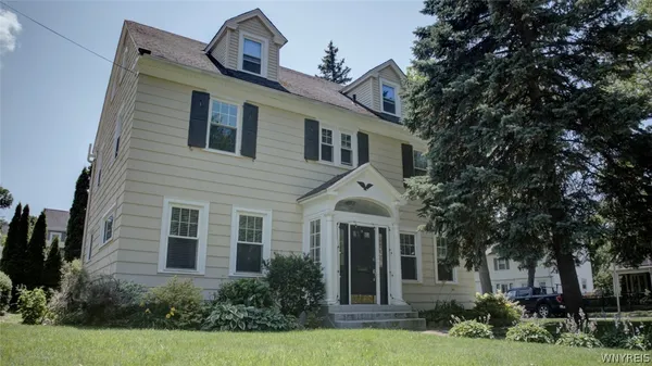 $319,900 | 703 Maple Avenue, Niagara Falls, NY 14305