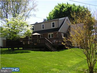 2611 Oriole Road Broomall, PA 19008 - Photo 2 of 12 Exterior Back