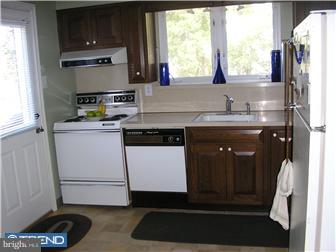 2611 Oriole Road Broomall, PA 19008 - Photo 4 of 12 Kitchen