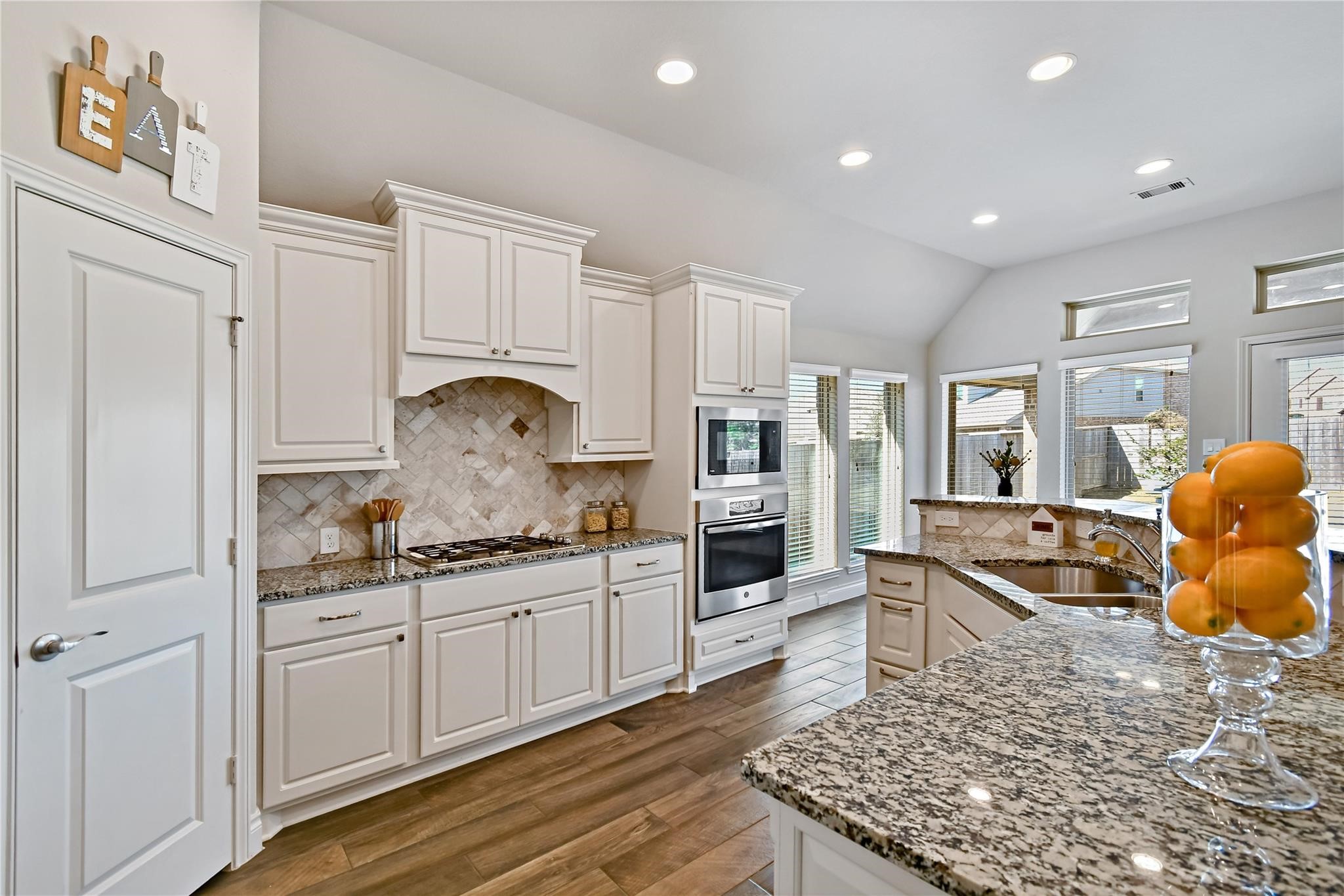 3539 Whitman Drive Rosharon, TX 77583 - Photo 8 of 24