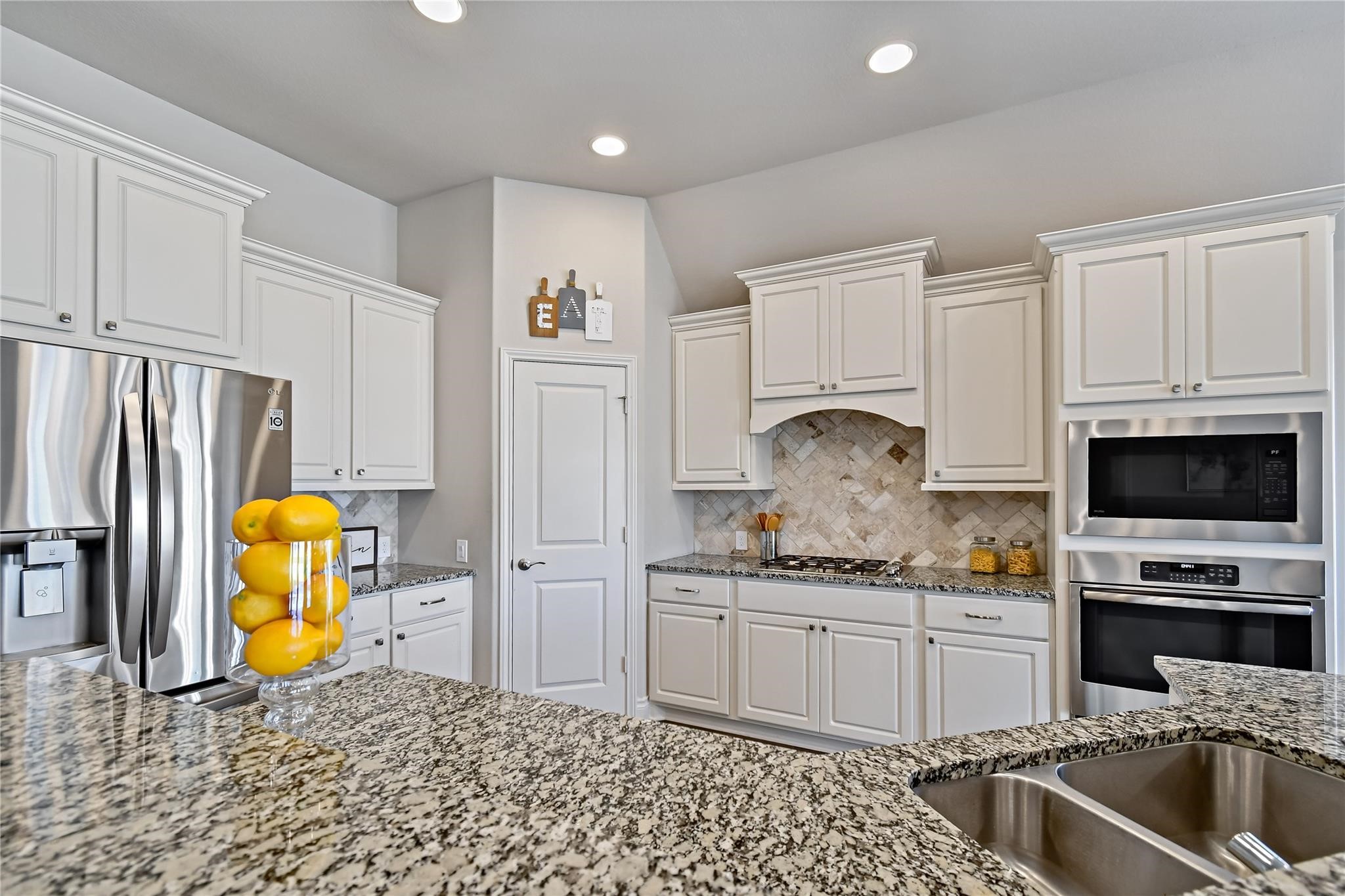 3539 Whitman Drive Rosharon, TX 77583 - Photo 9 of 24