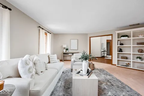 $524,900 | 947 Tamarack Cir N Drive, Indianapolis, IN 46260