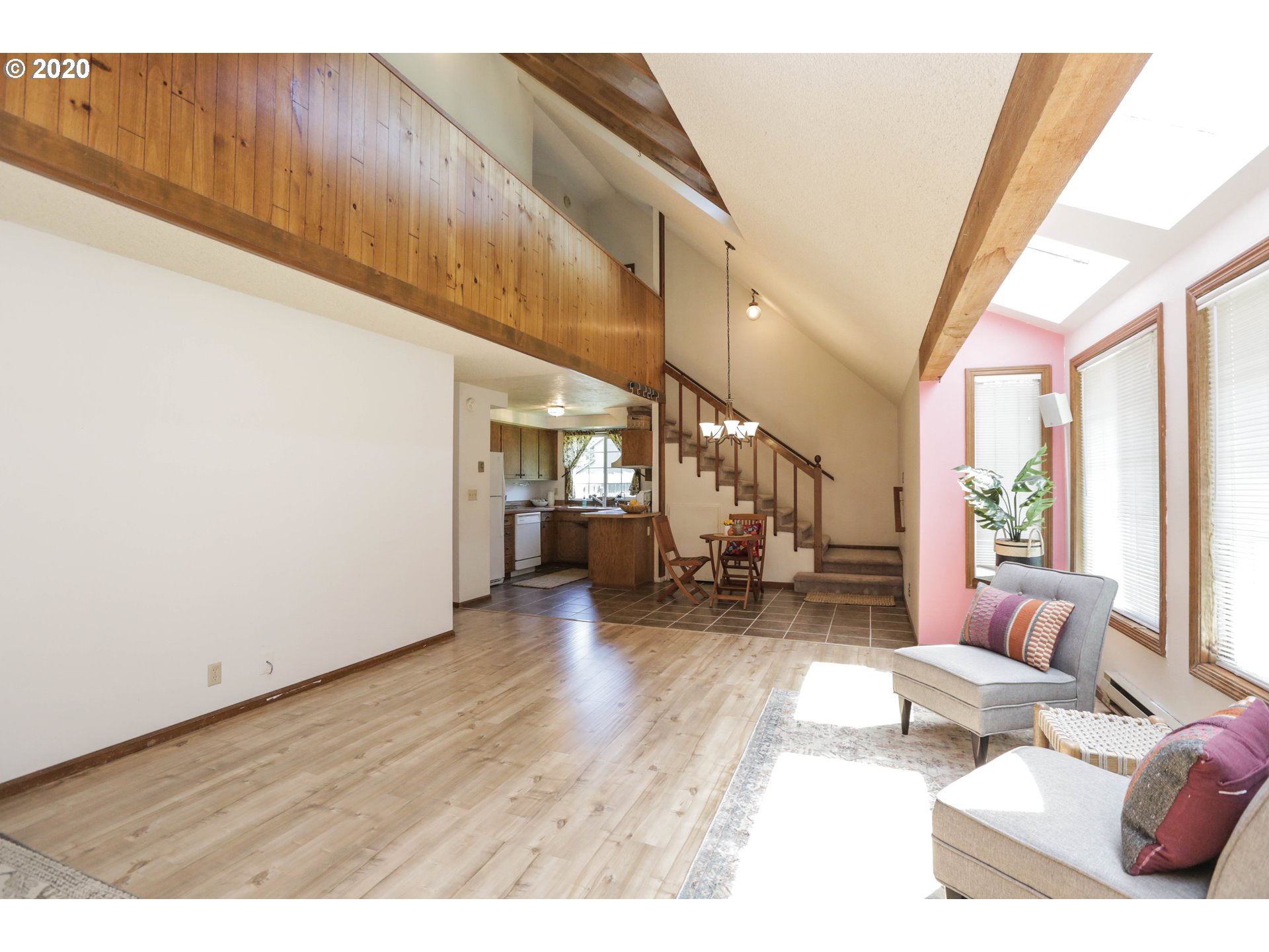 4403 Dillard Road Eugene, OR 97405 - Photo 4 of 22 Gallery Image 4