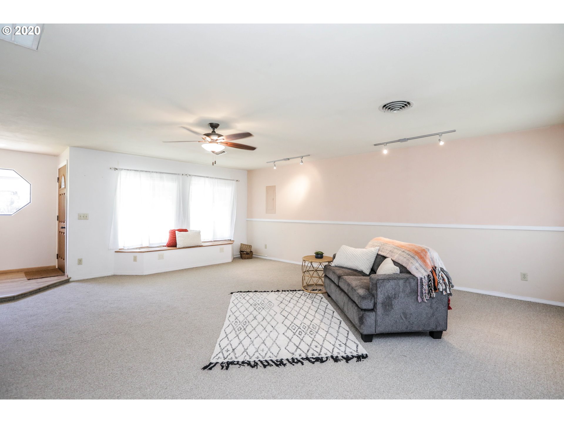 4403 Dillard Road Eugene, OR 97405 - Photo 5 of 22 Gallery Image 5