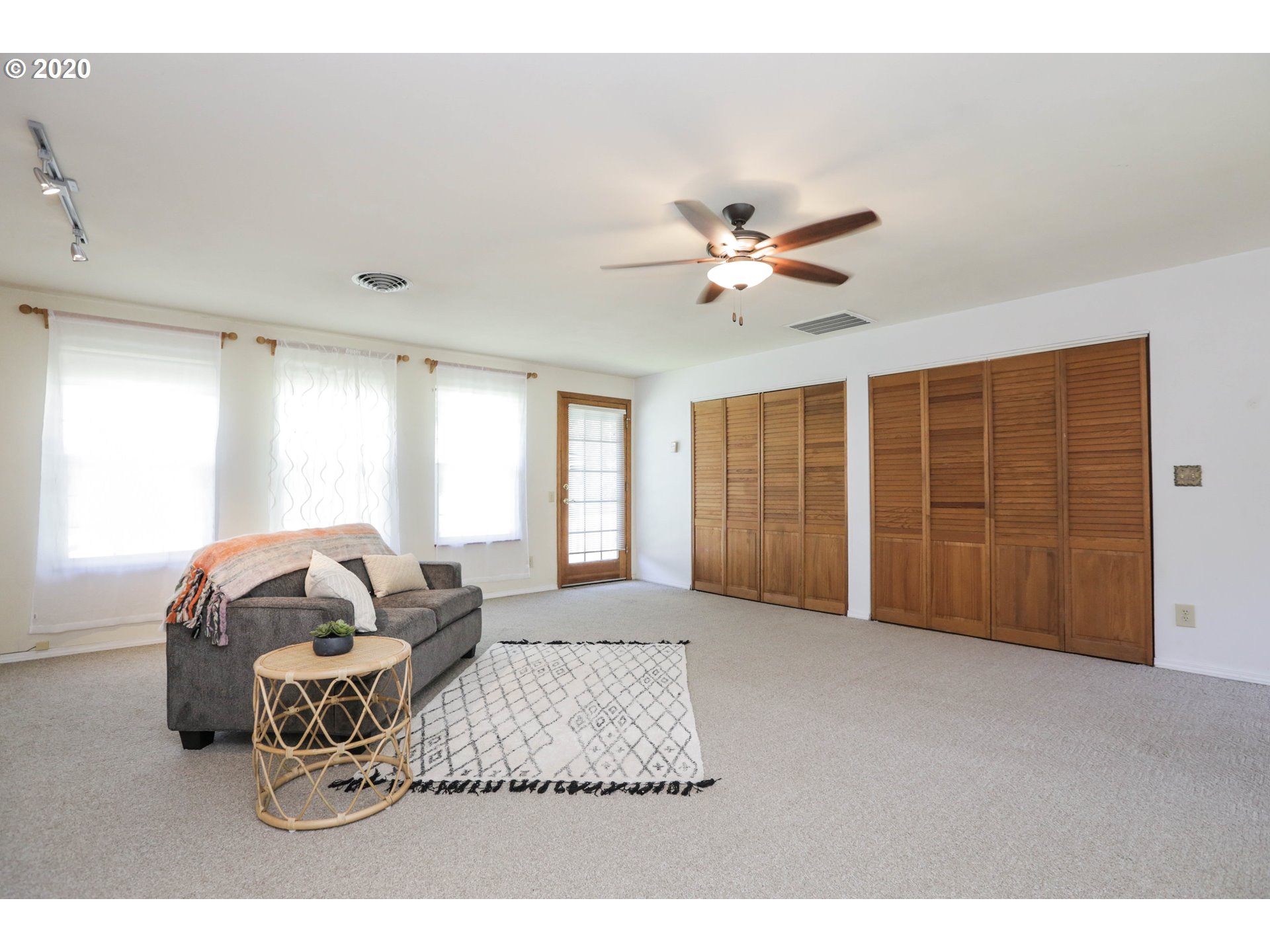 4403 Dillard Road Eugene, OR 97405 - Photo 6 of 22 Gallery Image 6