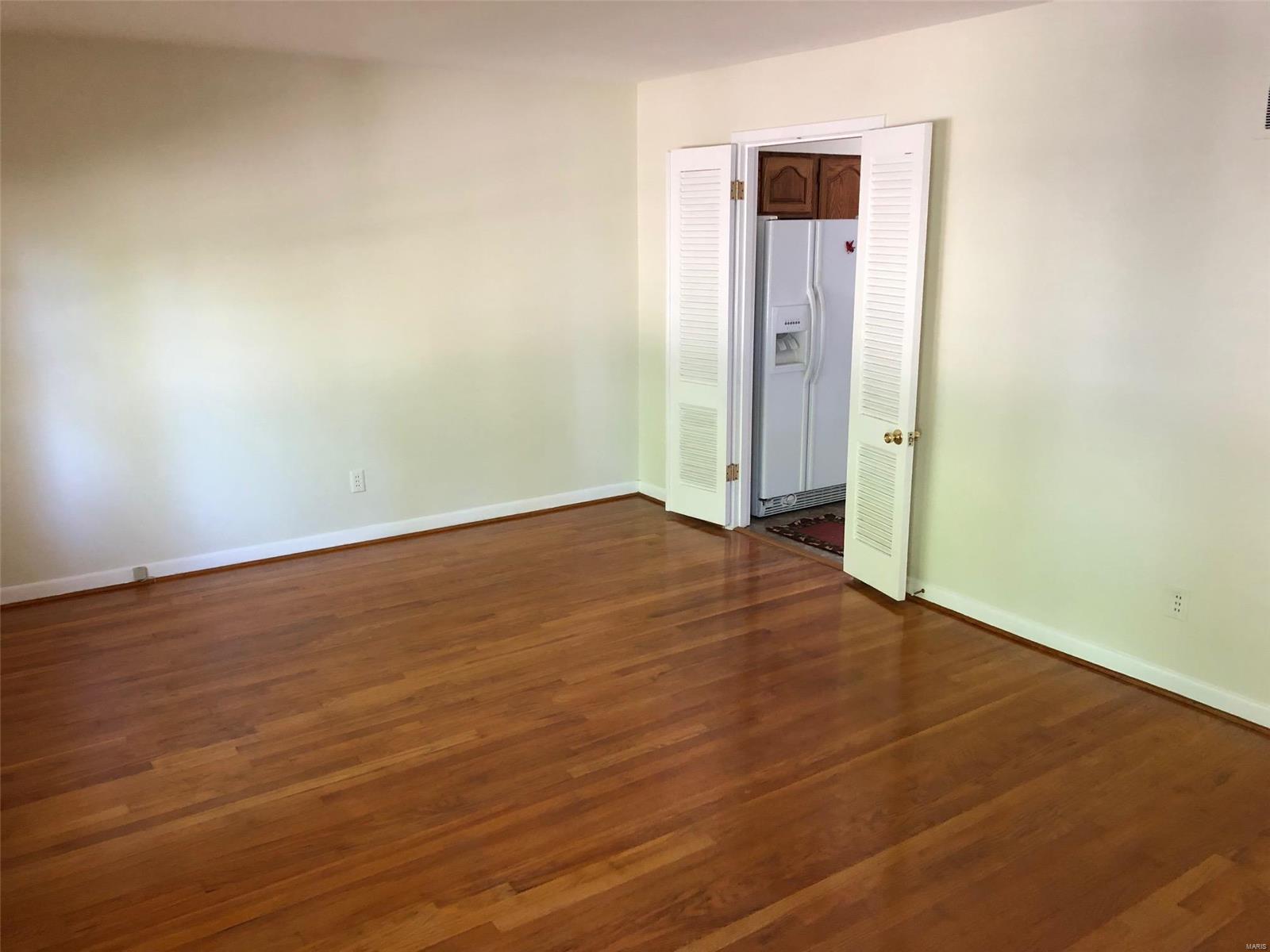 2306 Ruckert Avenue St. Louis, MO 63114 - Photo 5 of 23 Gallery Image 5