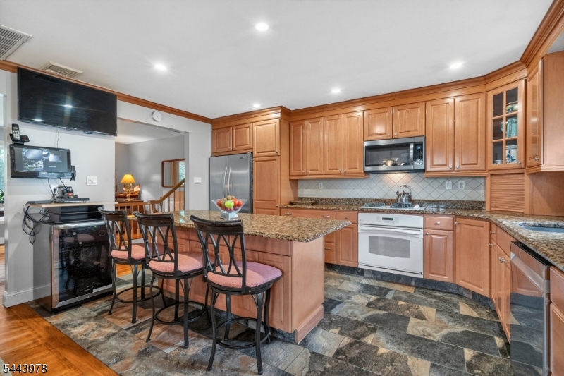 2736 Andrea Road Union, NJ 07083 - Photo 15 of 34