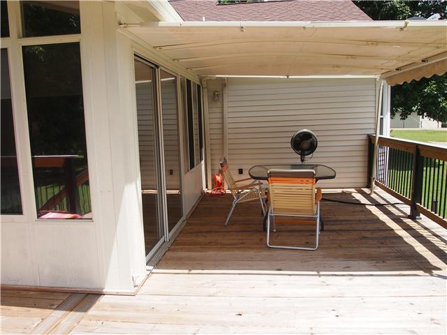 2848 Bolton Road Columbia, TN 38401 - Photo 17 of 20 a dining room with table and chairs