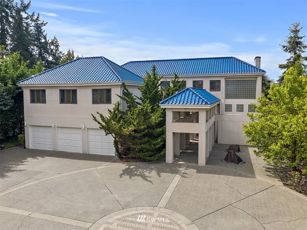 2213 Evergreen Point Road Medina, WA 98039 - Photo 2 of 11