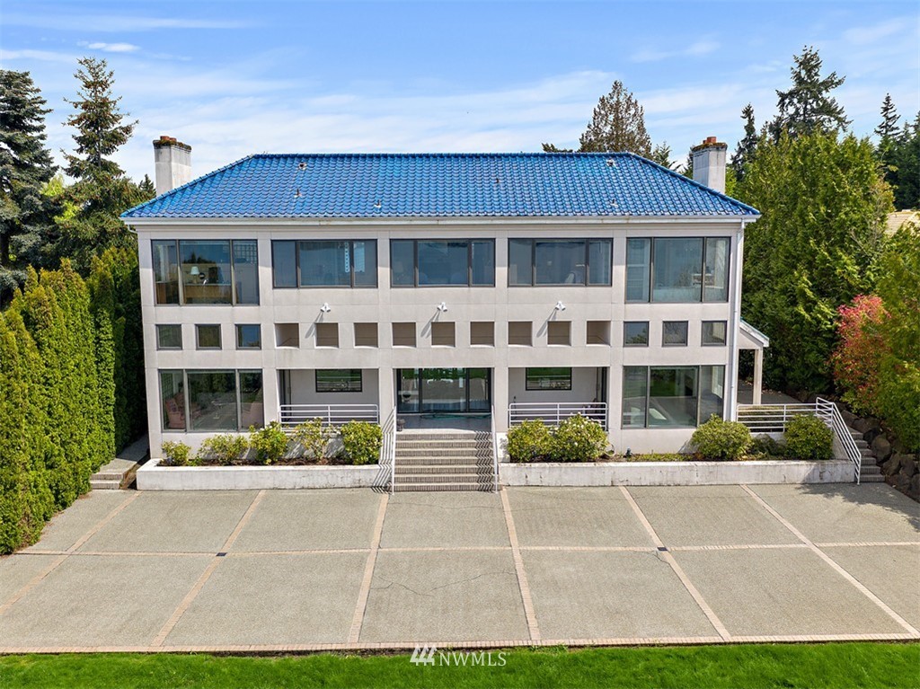 2213 Evergreen Point Road Medina, WA 98039 - Photo 4 of 11