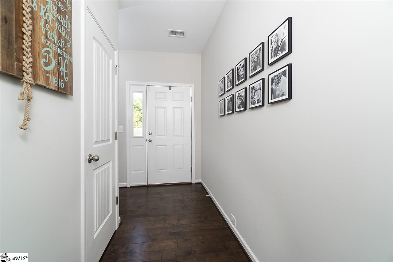 102 Chadmore Street Simpsonville, SC 29680 - Photo 4 of 27 Gallery Image 4