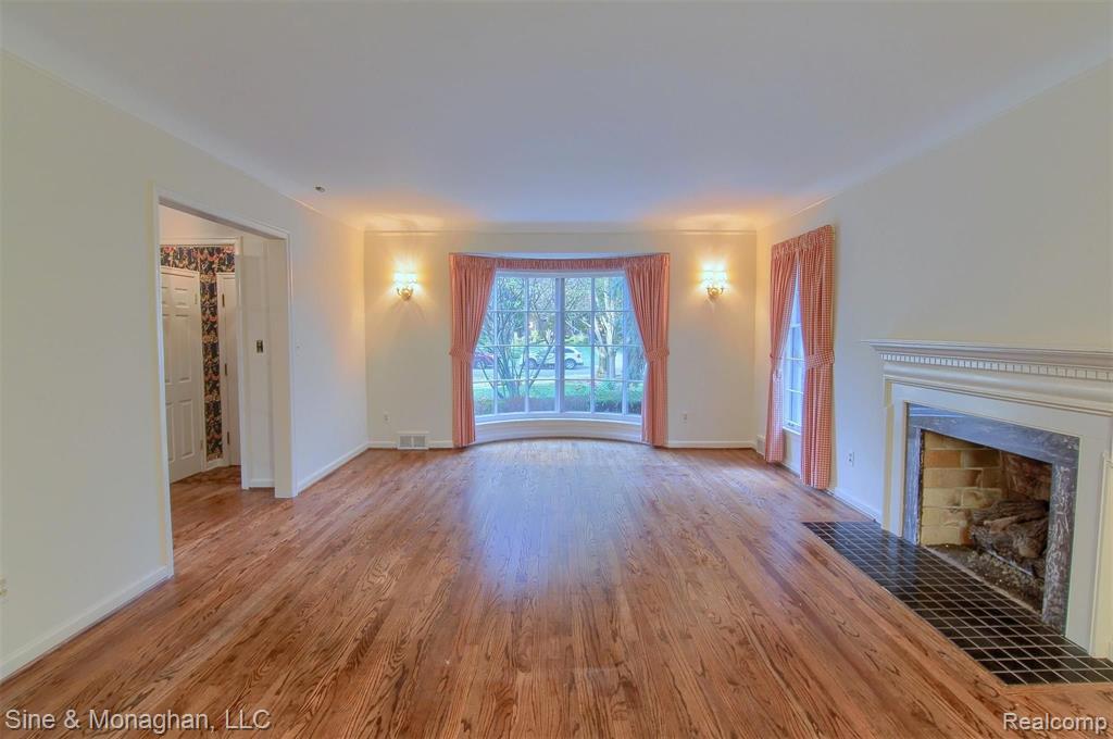 1020 Devonshire Road Grosse Pointe Park, MI 48230 - Photo 3 of 41