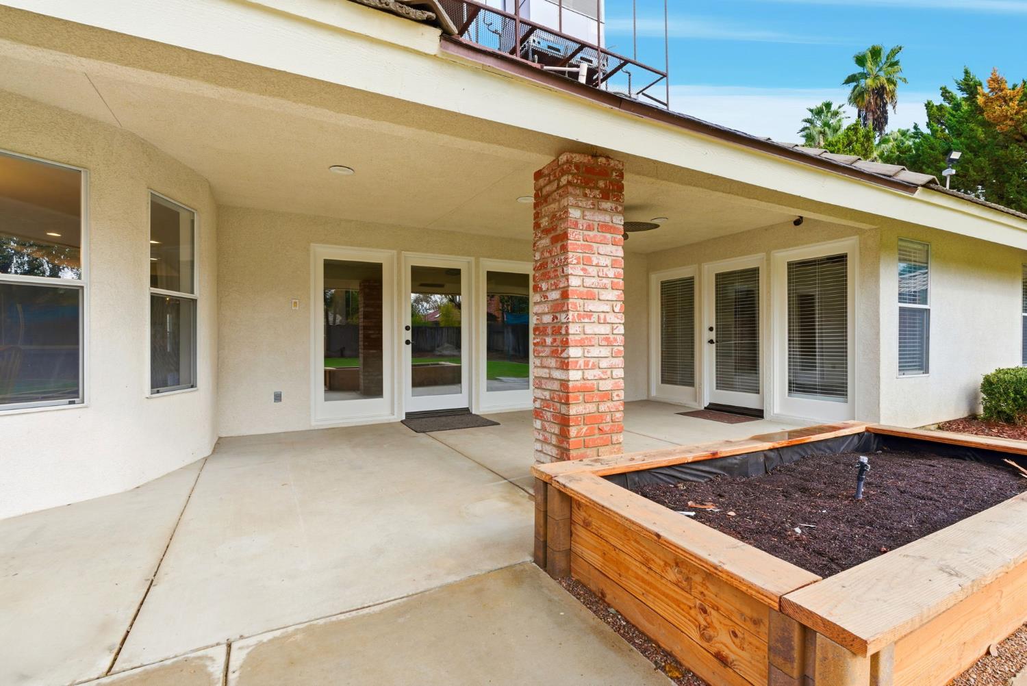 13201 Meacham Road Bakersfield, CA 93314 - Photo 57 of 62 front view of a house with a window