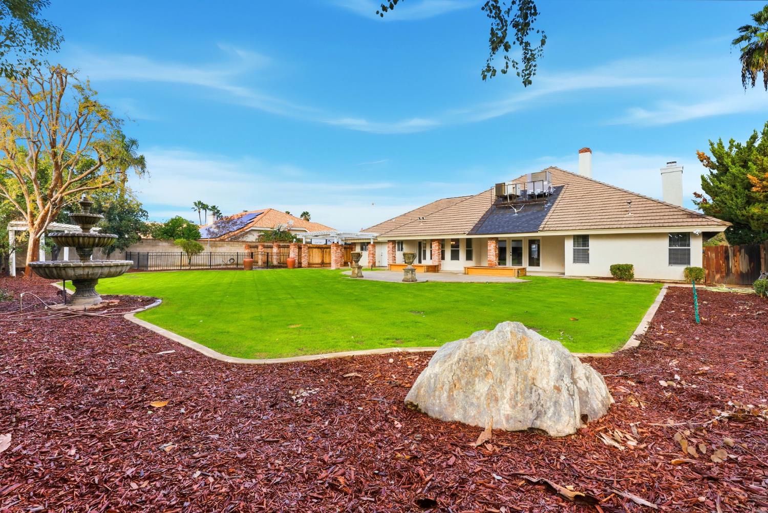 13201 Meacham Road Bakersfield, CA 93314 - Photo 59 of 62 a view of outdoor space yard and house