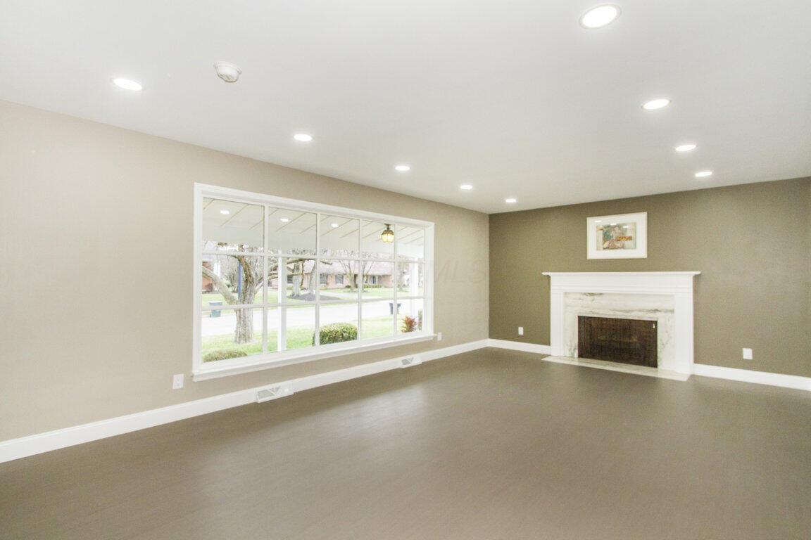 1428 Haddon Road Columbus, OH 43209 - Photo 8 of 69 Living Room