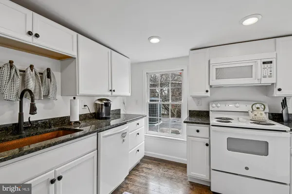 $3,400 | 8 Fleet Street, Annapolis, MD 21401