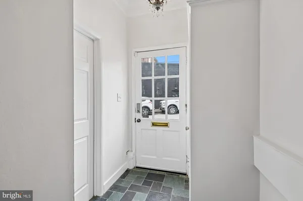 $3,400 | 8 Fleet Street, Annapolis, MD 21401