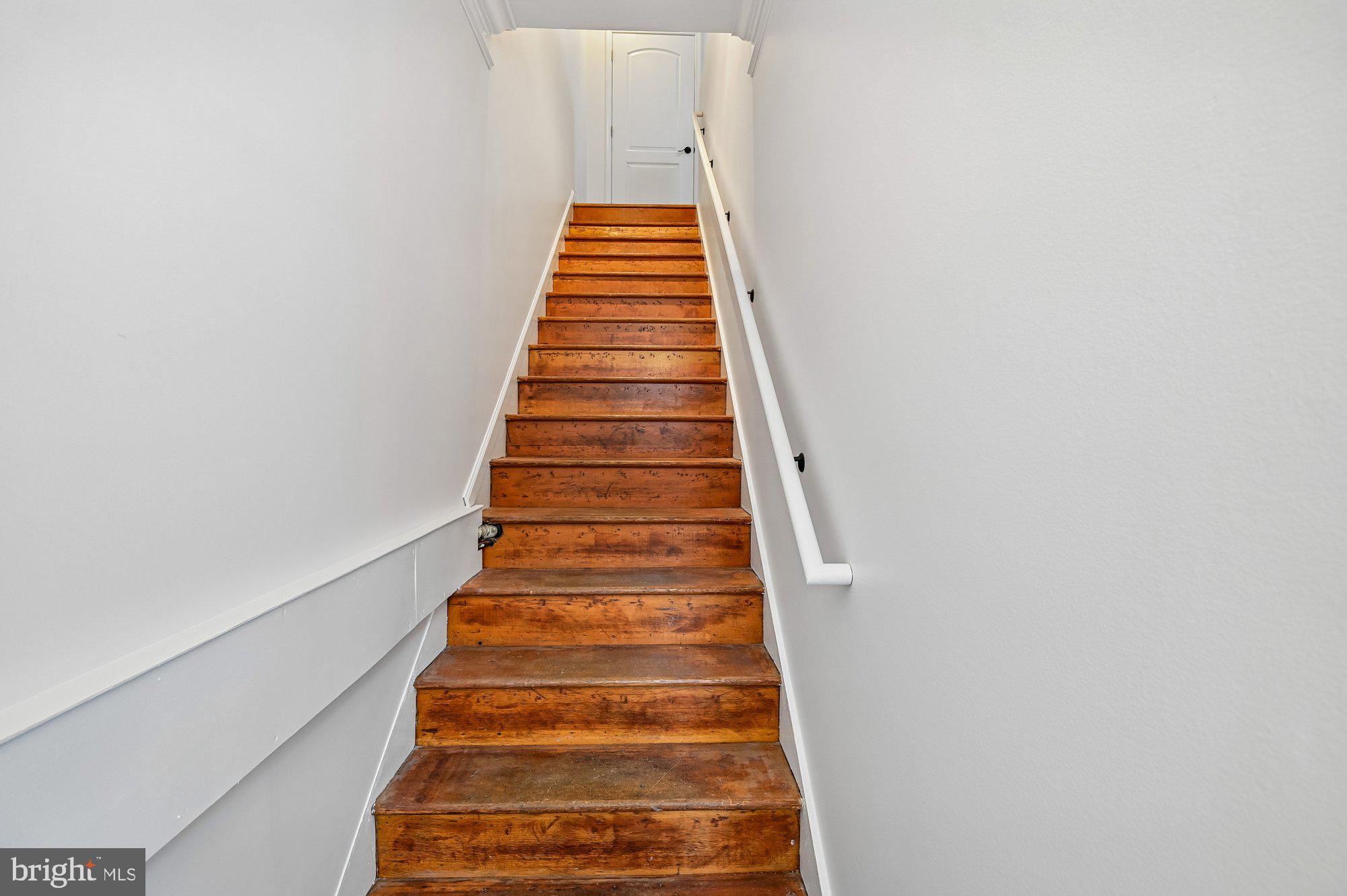 8 Fleet Street Annapolis, MD 21401 - Photo 6 of 37 a view of entryway