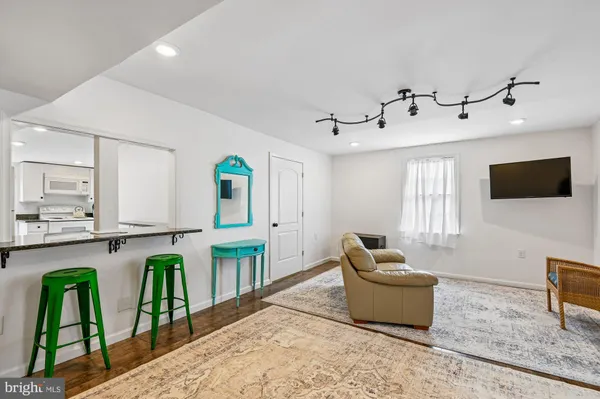 $3,400 | 8 Fleet Street, Annapolis, MD 21401