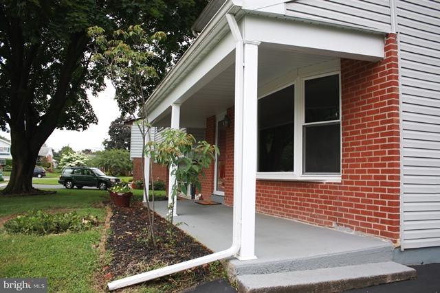 1945 Split Rock Road Lancaster, PA 17601 - Photo 33 of 33 Front Porch