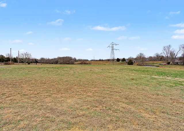 $335,000 | 437 Colonial Road, Hohenwald, TN 38462