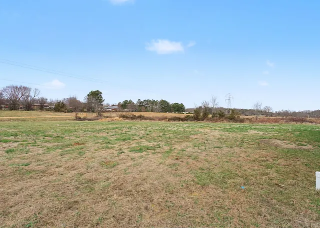 $335,000 | 437 Colonial Road, Hohenwald, TN 38462