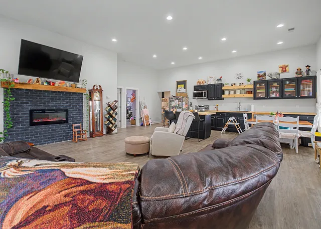 $335,000 | 437 Colonial Road, Hohenwald, TN 38462