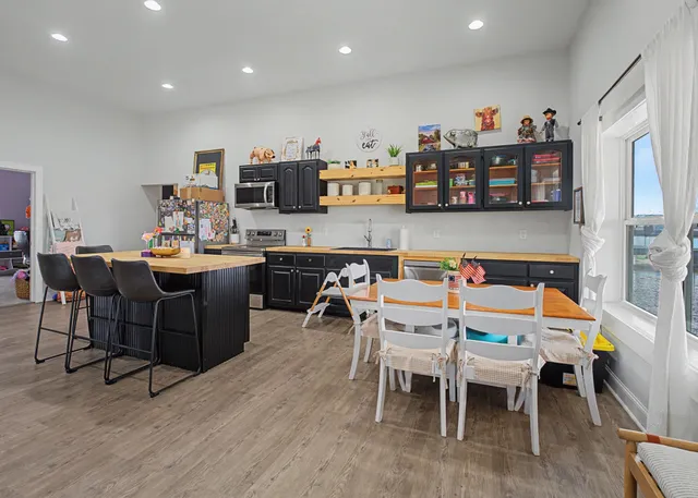 $335,000 | 437 Colonial Road, Hohenwald, TN 38462