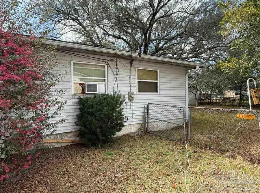 3510 Wellington Road Pensacola, FL 32504 - Photo 2 of 25
