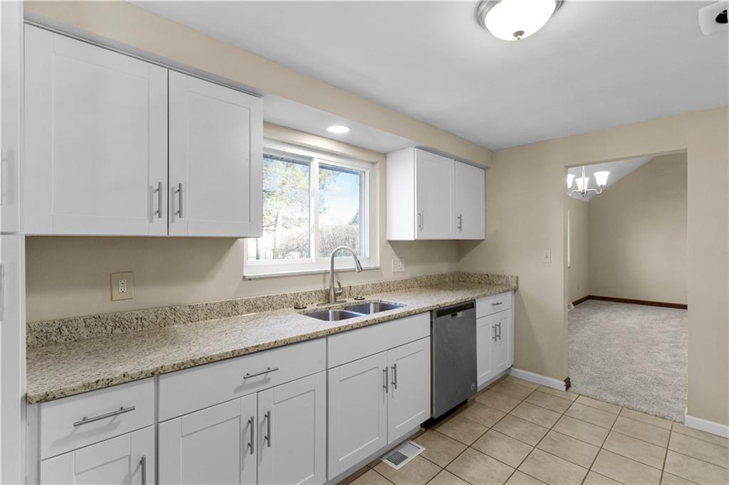 152 Leslie Road Monroeville, PA 15146 - Photo 8 of 25 Gallery Image 8