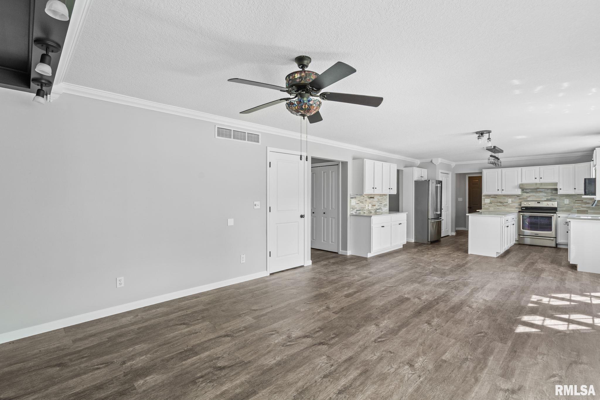 38 White Pine Road Geneseo, IL 61254 - Photo 13 of 47 Gallery Image 13