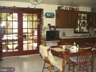 214 Hunter Road Oley, PA 19547 - Photo 3 of 6 Gallery Image 3