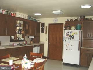 214 Hunter Road Oley, PA 19547 - Photo 4 of 6 Gallery Image 4