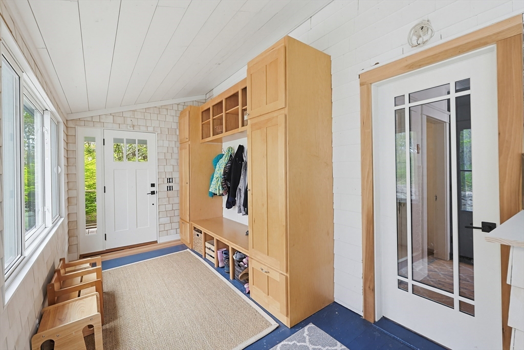 129 Cross Road Westport, MA 02790 - Photo 7 of 42