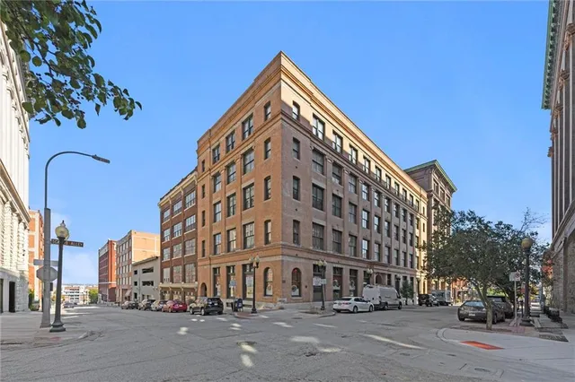 $255,000 | 308 West 8th Street, Unit 513, Kansas City, MO 64105